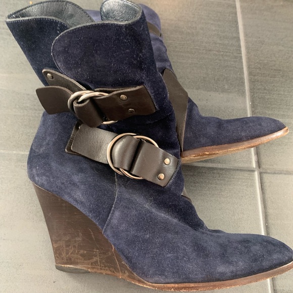 Givenchy suede booties - Picture 2 of 3